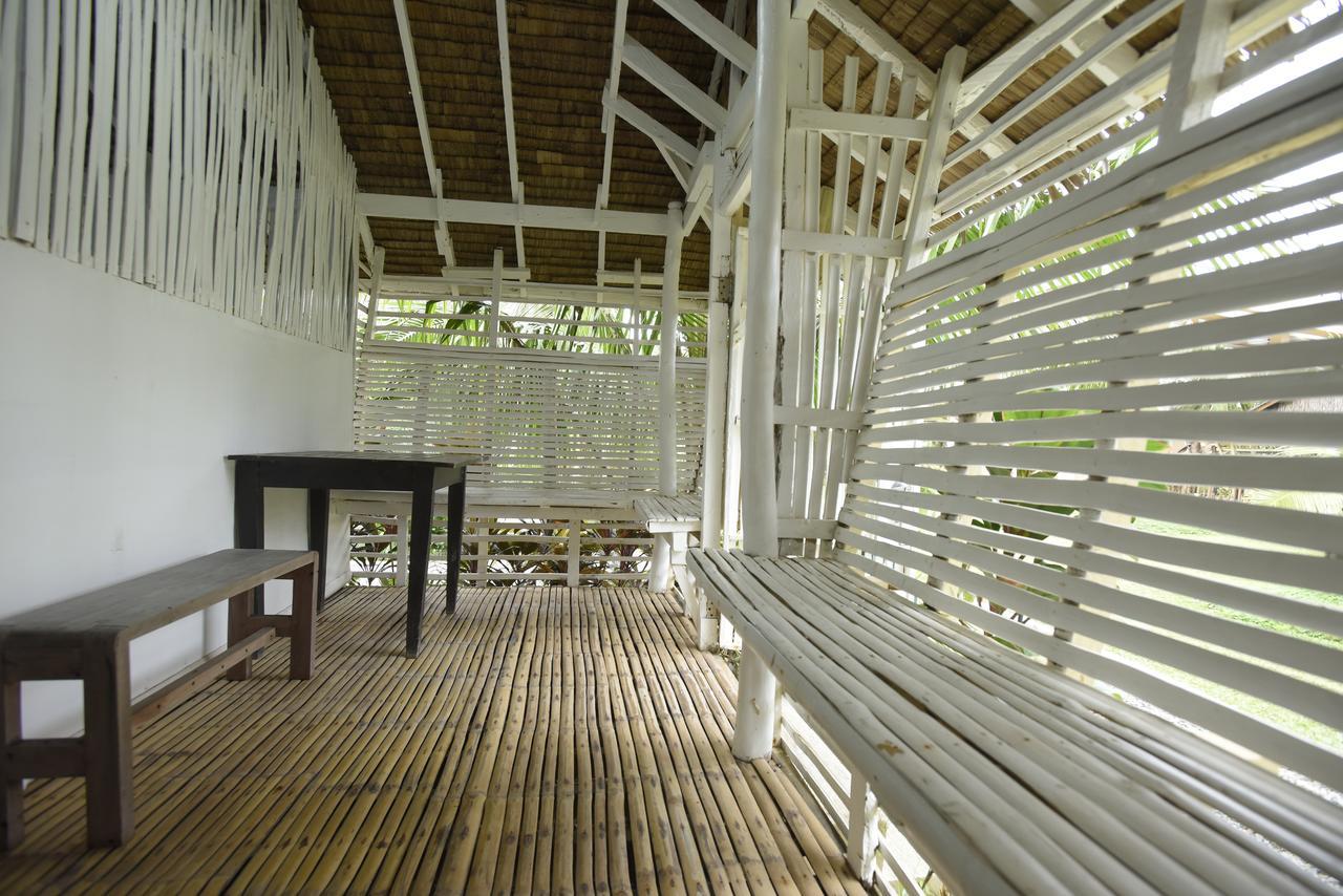 Nalu Surf Camp Hotel Baler Exterior foto